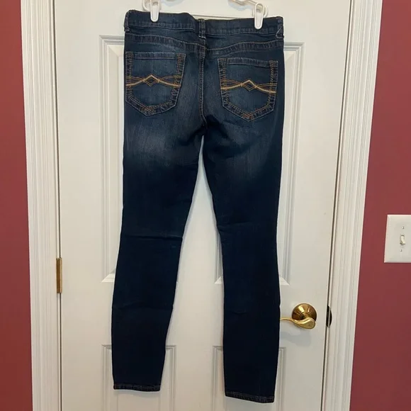 Jeans ~ - Picture 2 of 2